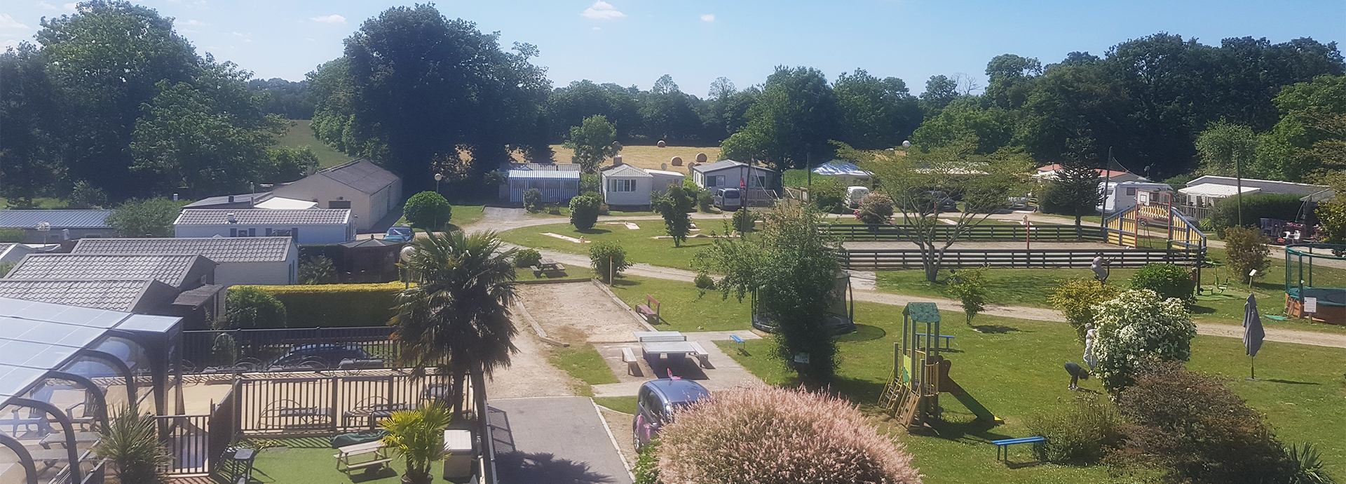 General view of the campsite at Abri de l’Océan, a 3-star campsite in Brittany