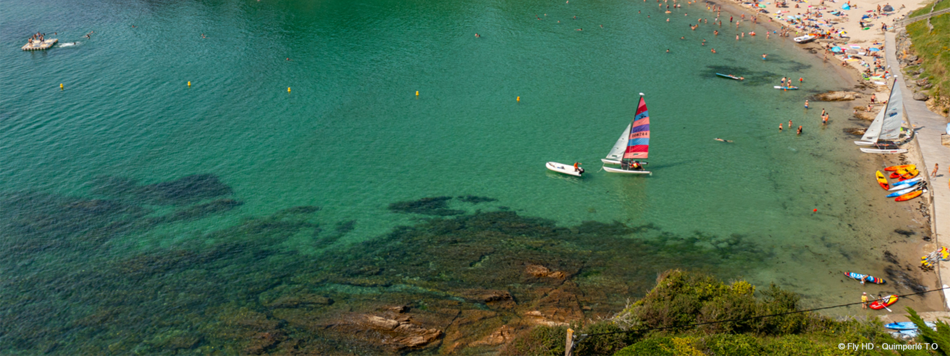 Sailing activity near the family campsite in southern Brittany at Abri de l’Océan, near Quimperlé