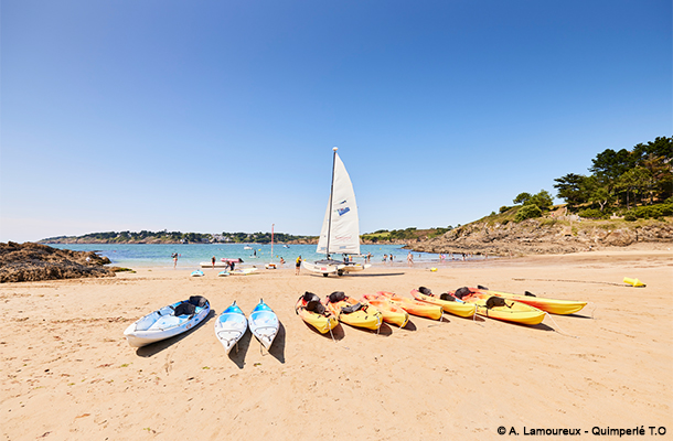 Kayaking and sailing activities near the Abri de l’Océan campsite near Quimperlé
