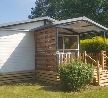 Chalet 2 chambres 5 personnes en location au camping à l’Abri de l’Océan en Bretagne