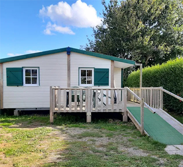 Chalet PMR 2 chambres 4 personnes en location au camping à l’Abri de l’Océan, près de Quimperlé